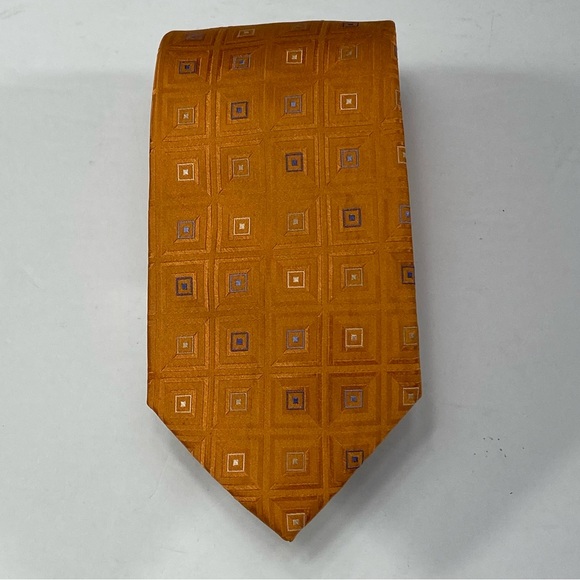 MICHAEL KORS Elegant Orange Geometric Pattern Men's Tie 100% Silk - Picture 1 of 6